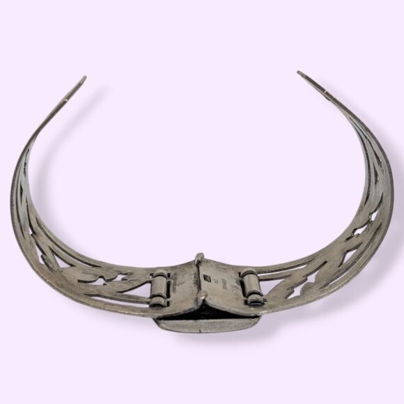 Vintage Front Hinge Cut Out Bracelet - Picture 4 of 7